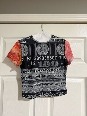 Women Graphic Money Print Tee with Colorful Sleeves